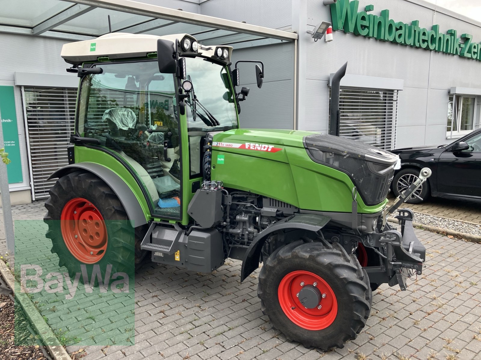 Weinbautraktor del tipo Fendt 211 GEN 3, Gebrauchtmaschine en Volkach (Imagen 4)