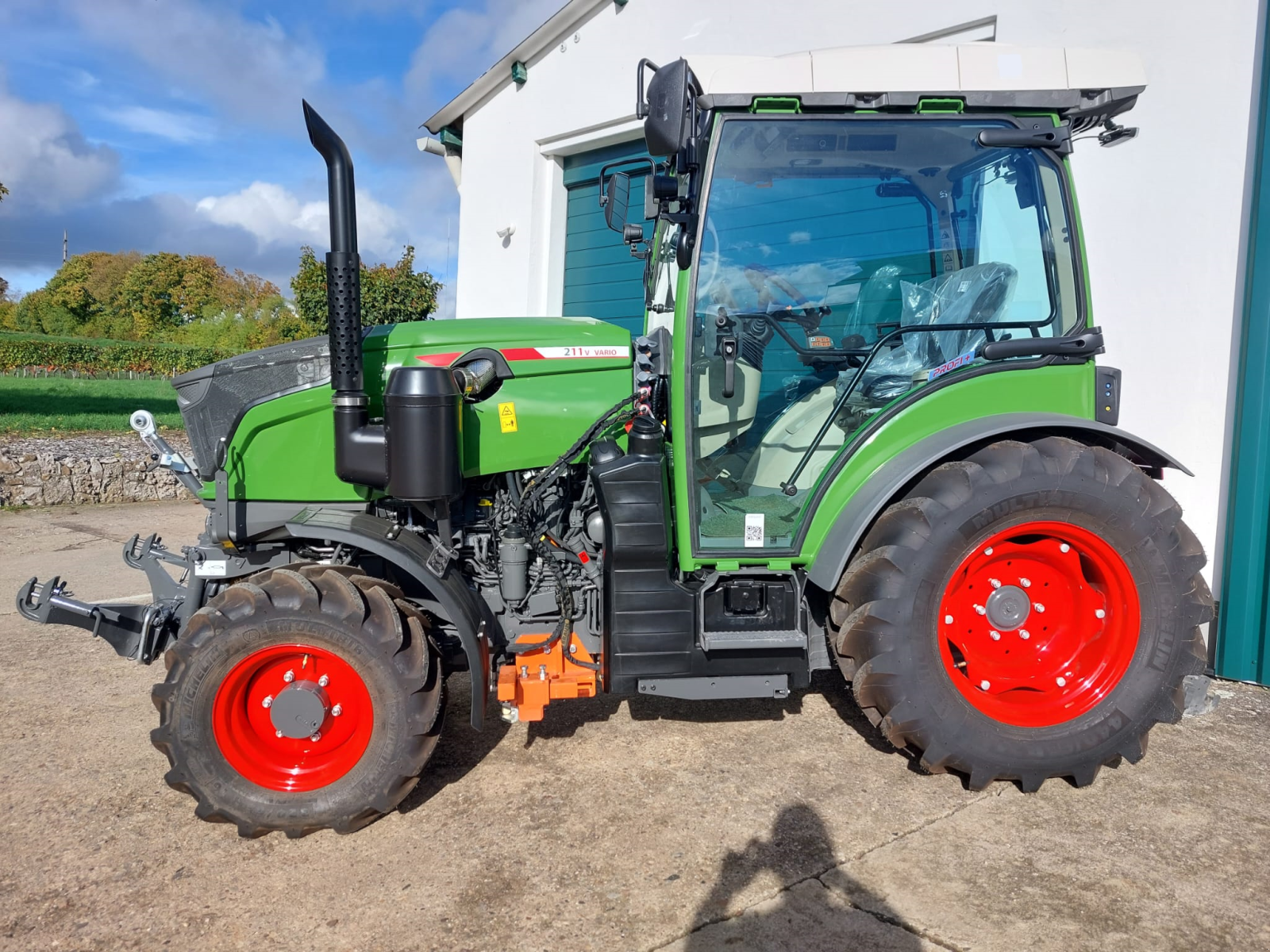 Weinbautraktor typu Fendt 211 V Vario, GEN3, Setting 2, Gebrauchtmaschine v Riedenheim (Obrázek 4)