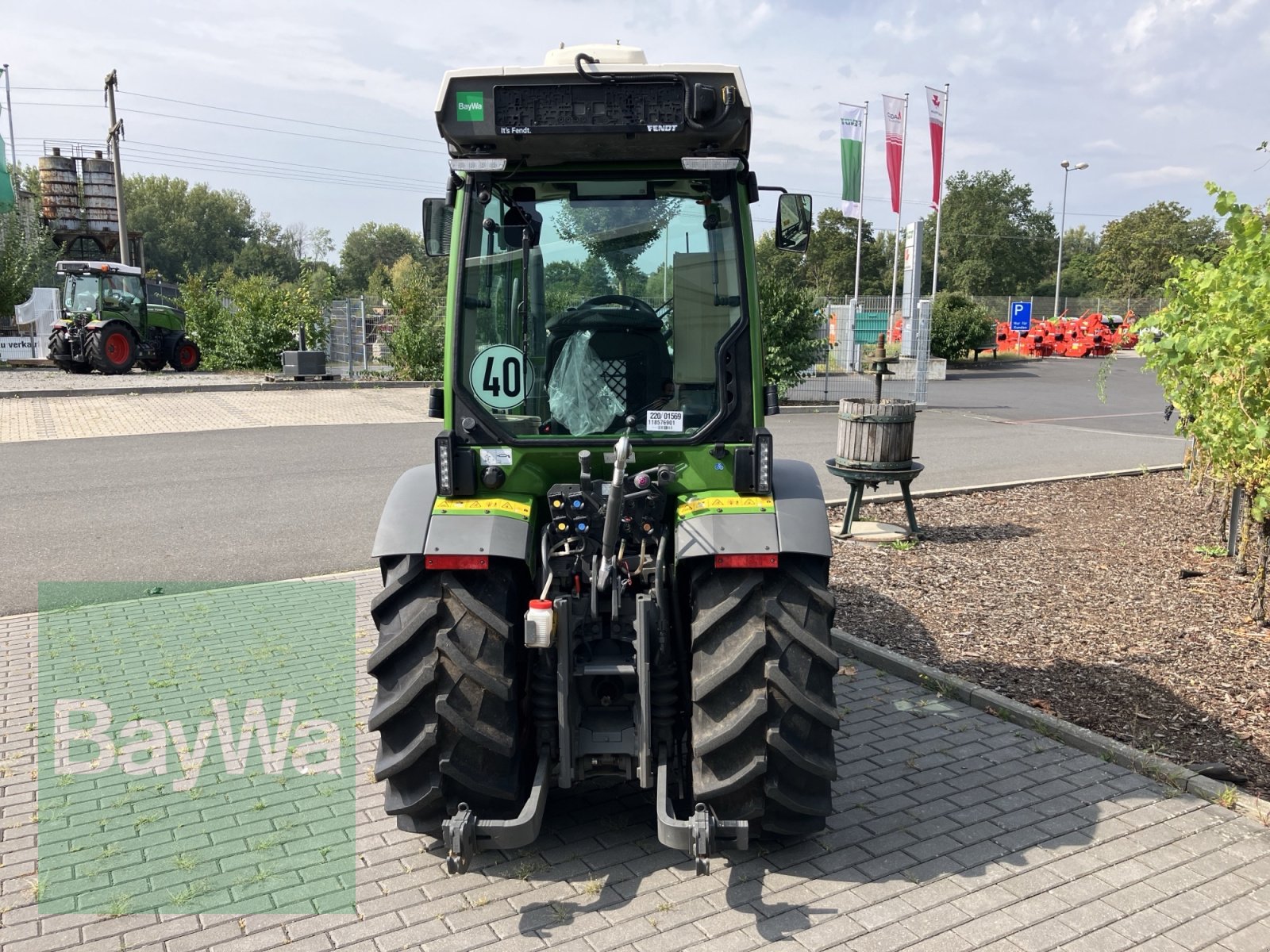 Weinbautraktor du type Fendt 211 VA Vario Gen 3 Profi Plus, Gebrauchtmaschine en Volkach (Photo 4)