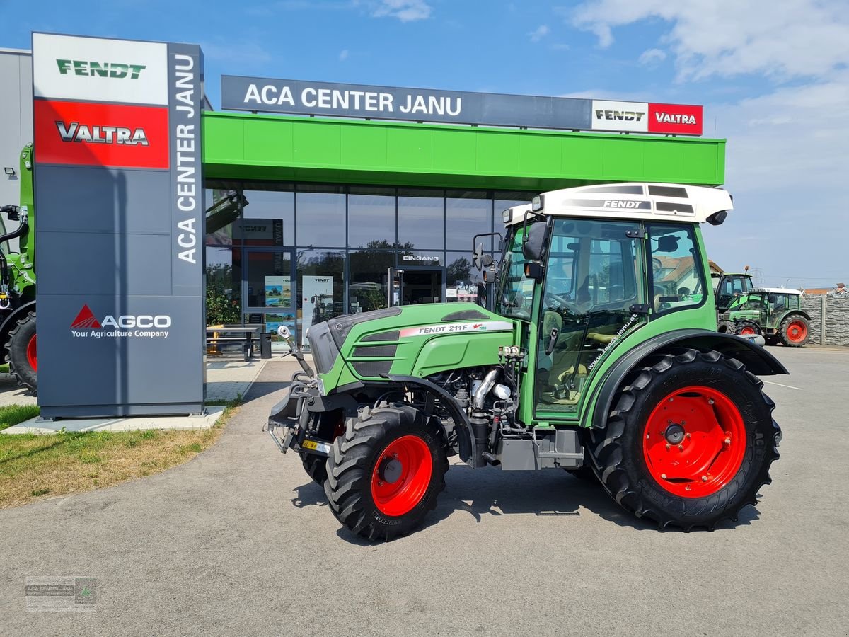 Weinbautraktor типа Fendt 211 Vario F, Gebrauchtmaschine в Gerasdorf (Фотография 2)