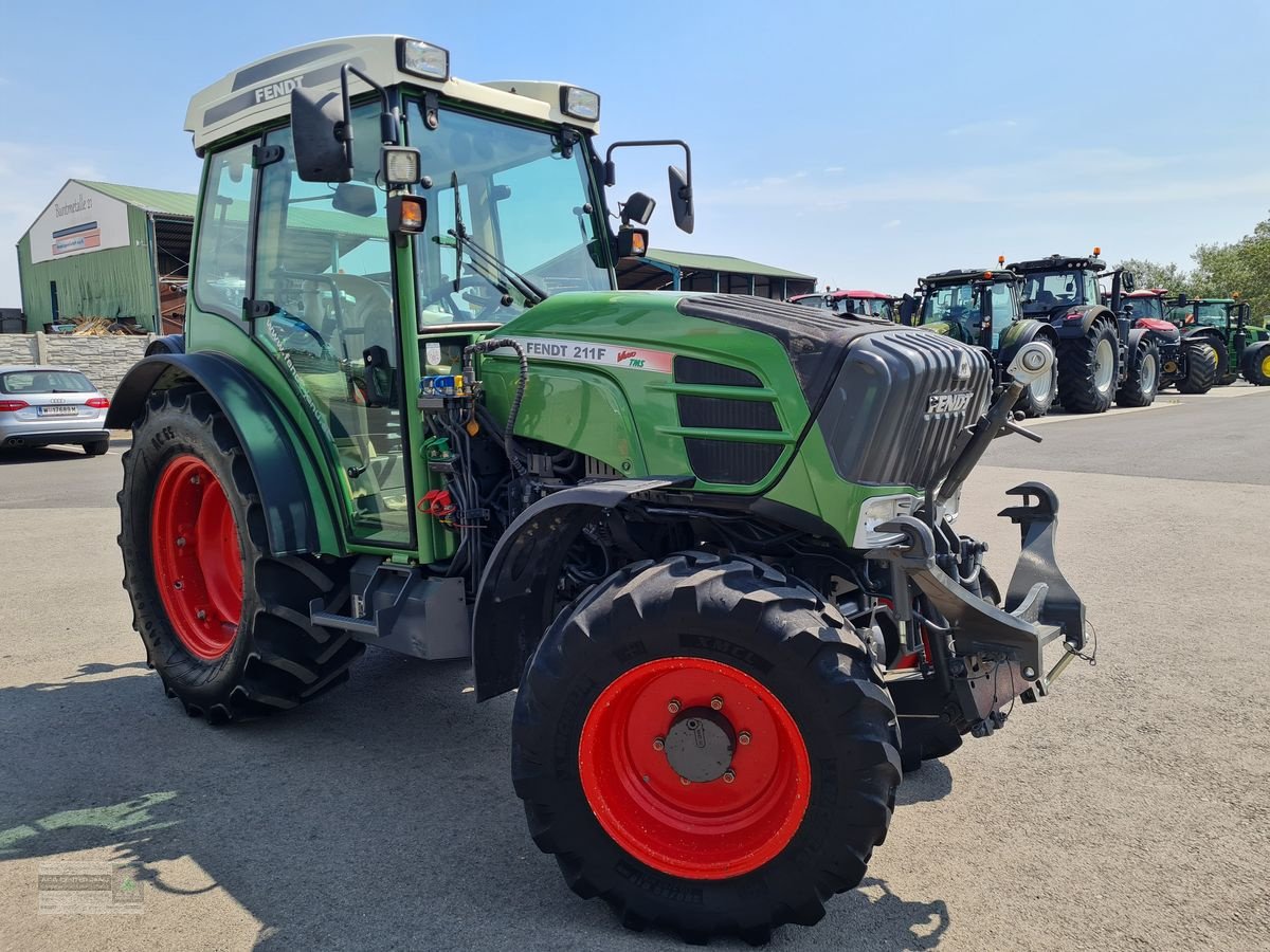 Weinbautraktor typu Fendt 211 Vario F, Gebrauchtmaschine v Gerasdorf (Obrázok 5)