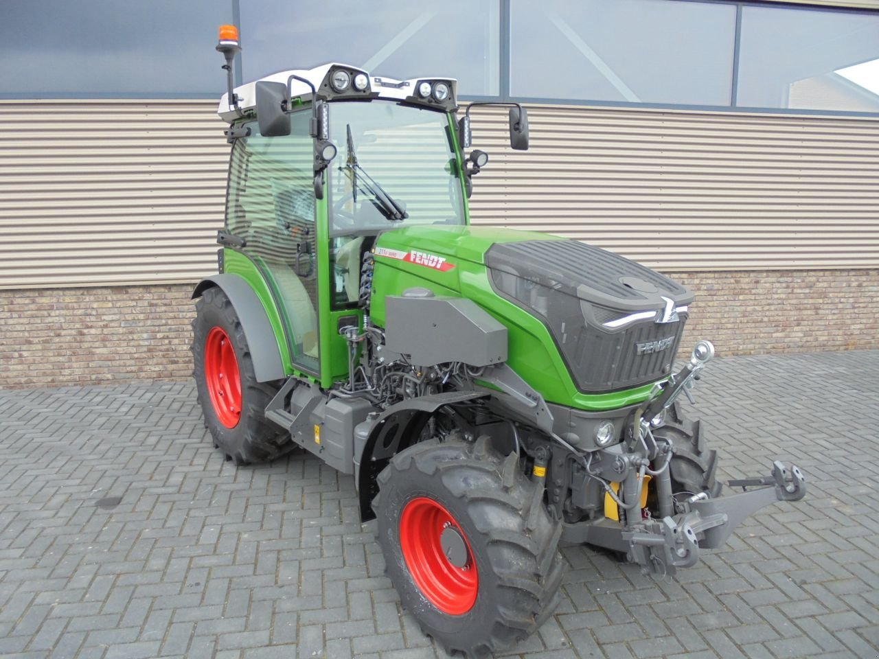 Weinbautraktor Türe ait Fendt 211 vario gen3, Neumaschine içinde Houten (resim 8)