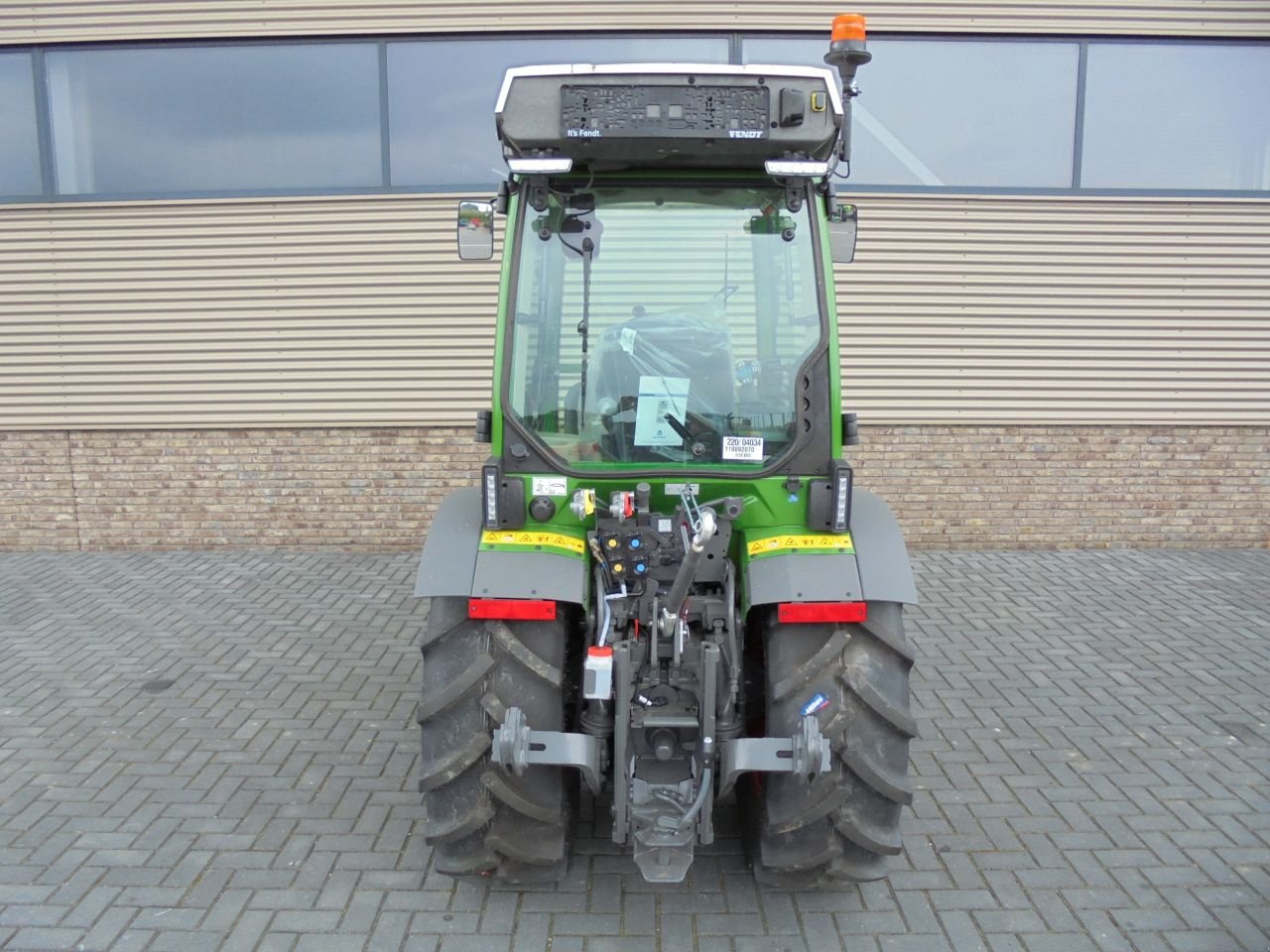 Weinbautraktor Türe ait Fendt 211 vario gen3, Neumaschine içinde Houten (resim 6)