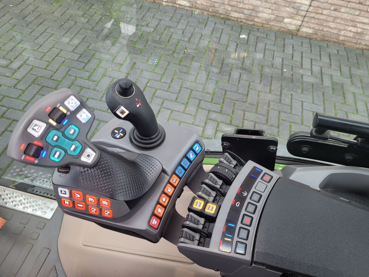 Weinbautraktor typu Fendt 211 vario profi plus gen3 gps, Gebrauchtmaschine v Houten (Obrázek 5)