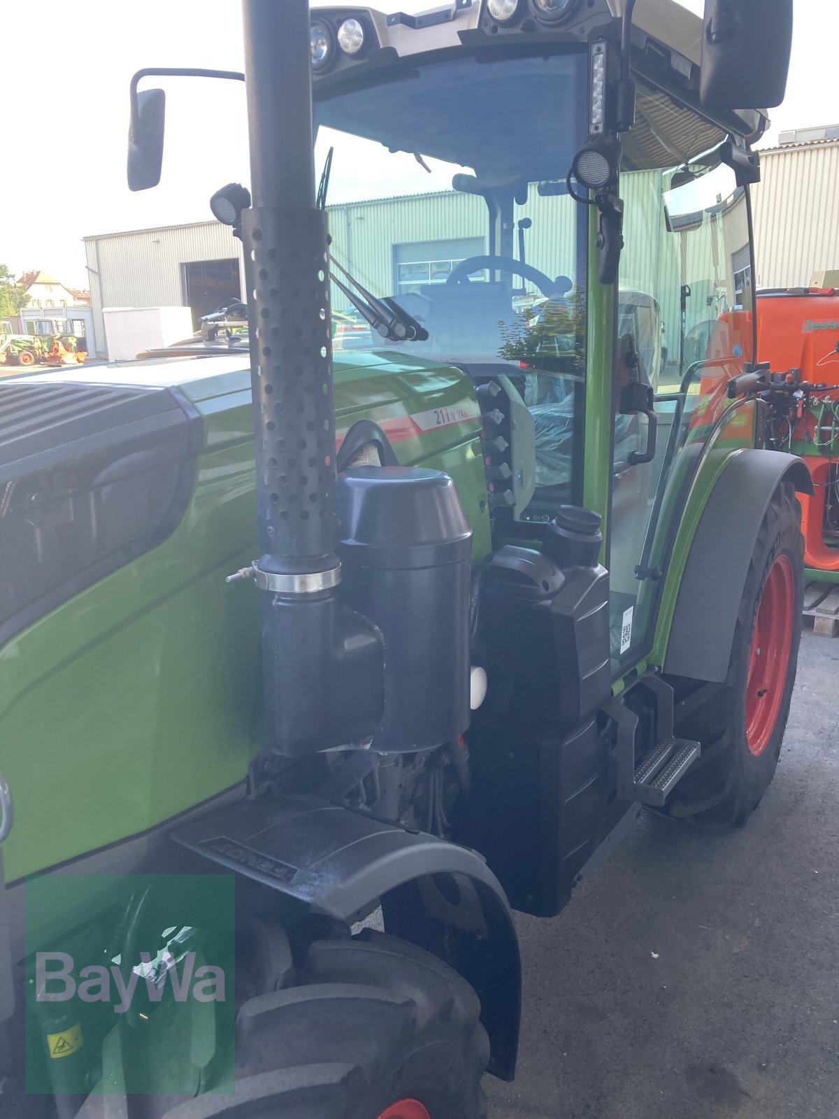 Weinbautraktor typu Fendt 211 Vario VA, Gebrauchtmaschine v Volkach (Obrázok 2)