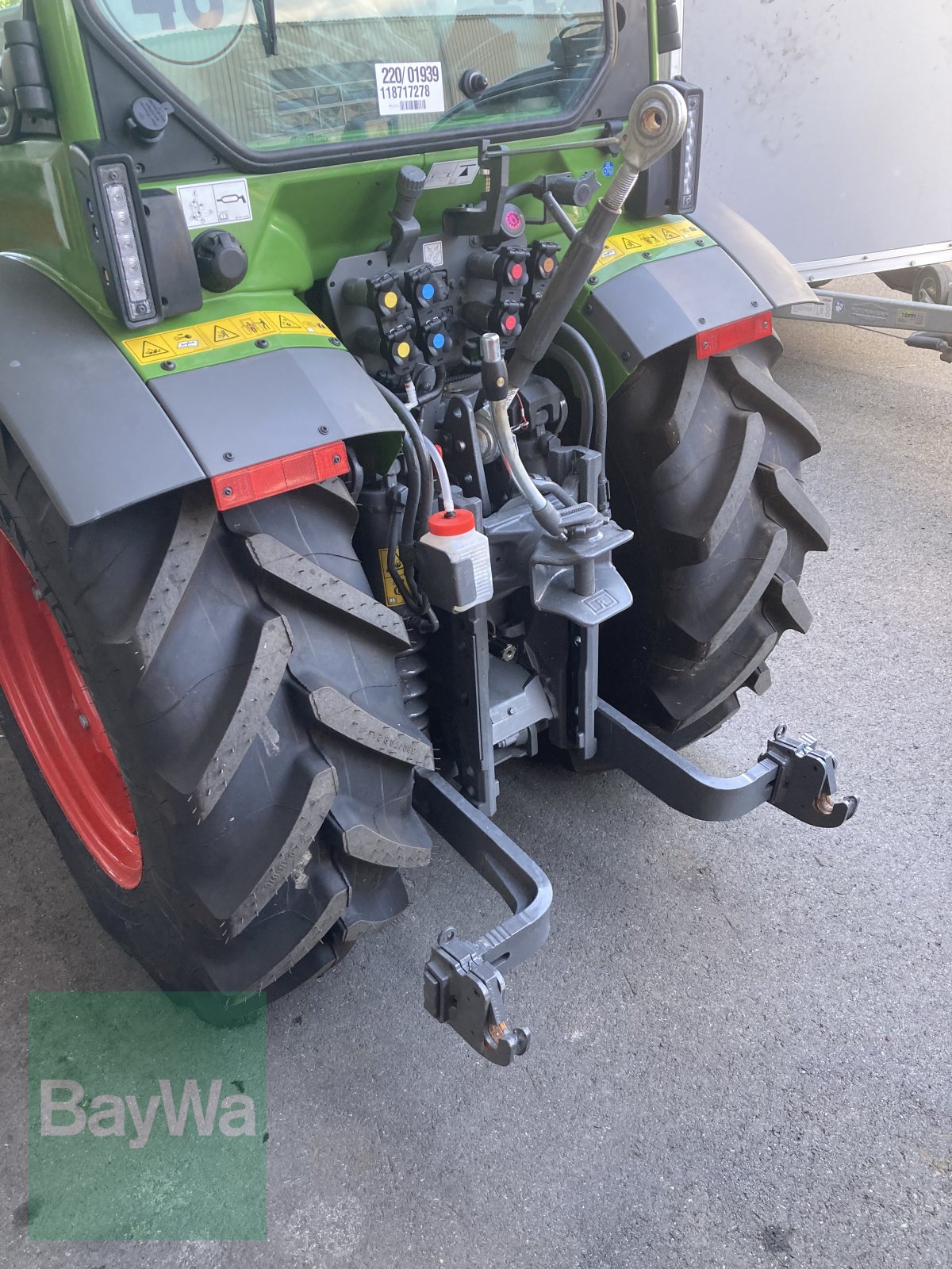 Weinbautraktor typu Fendt 211 Vario VA, Gebrauchtmaschine w Volkach (Zdjęcie 11)