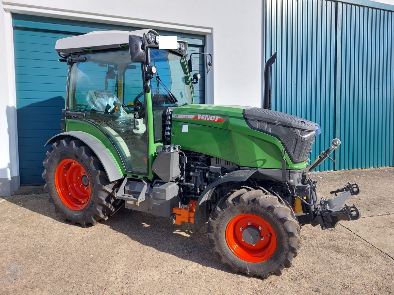 Weinbautraktor van het type Fendt 211 Vario, Gebrauchtmaschine in Riedenheim (Foto 4)