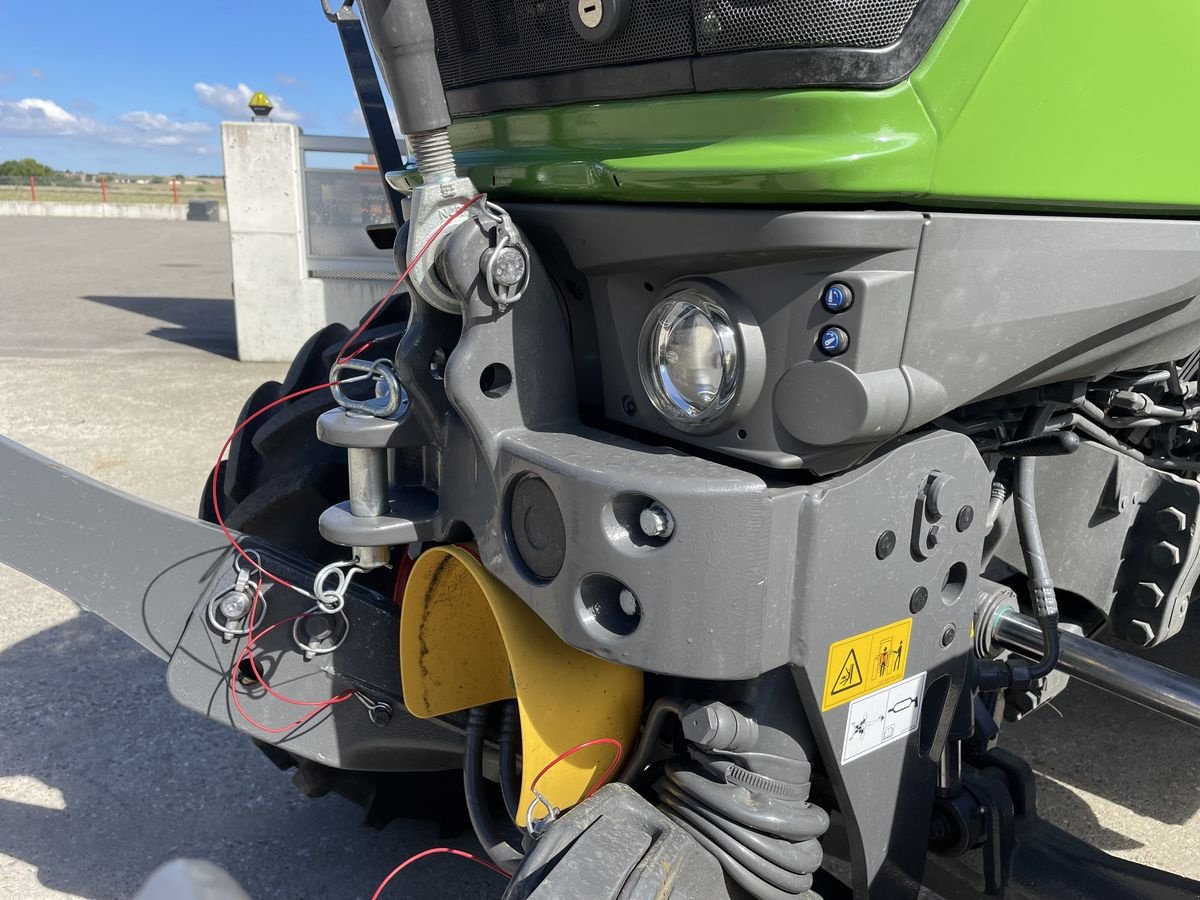 Weinbautraktor van het type Fendt 211P Vario GEN3, Vorführmaschine in Starrein (Foto 9)