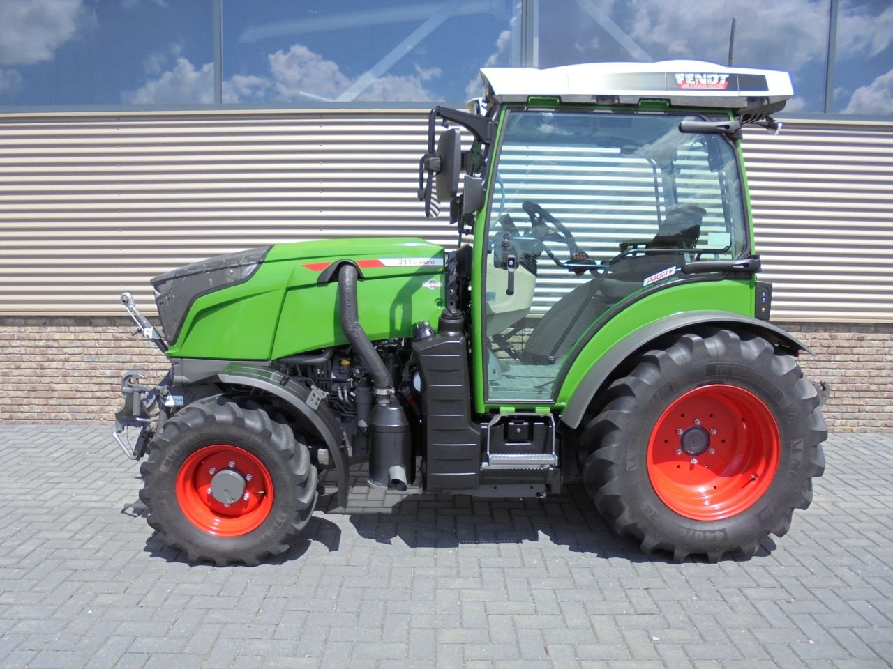 Weinbautraktor typu Fendt 211va vario gen3 209-210, Gebrauchtmaschine w Houten (Zdjęcie 5)