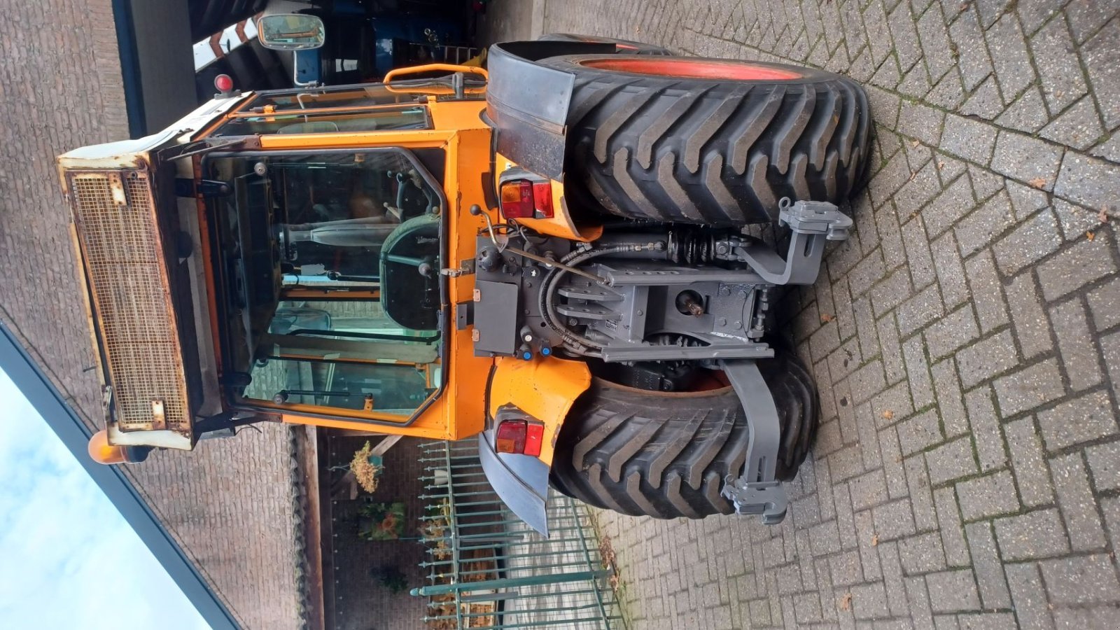 Weinbautraktor des Typs Fendt 250 v, Gebrauchtmaschine in Mariahout (Bild 3)