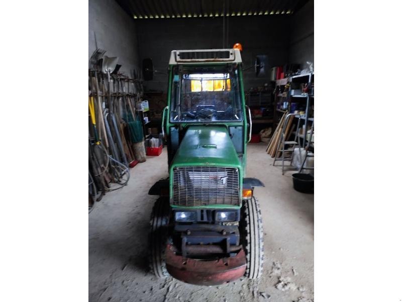 Weinbautraktor des Typs Fendt 260V, Gebrauchtmaschine in ANTIGNY (Bild 7)