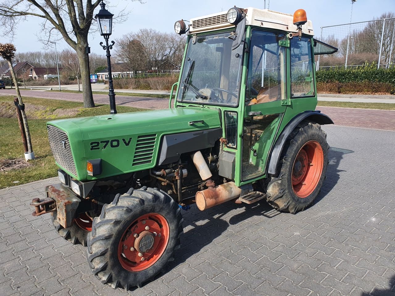 Weinbautraktor del tipo Fendt 270 v Smalspoor, Gebrauchtmaschine en Weiteveen (Imagen 2)