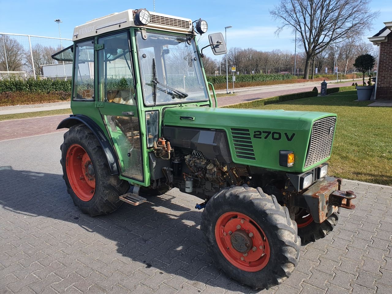 Weinbautraktor типа Fendt 270 v Smalspoor, Gebrauchtmaschine в Weiteveen (Фотография 1)