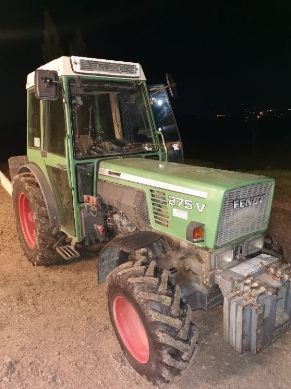 Weinbautraktor des Typs Fendt 275 V, Gebrauchtmaschine in ST MARTIN EN HAUT (Bild 1)