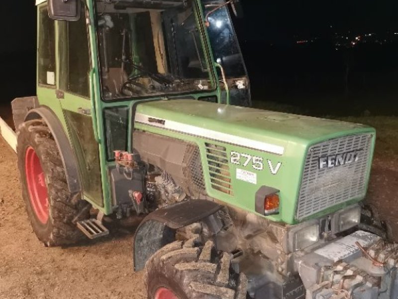 Weinbautraktor des Typs Fendt 275 V, Gebrauchtmaschine in ST MARTIN EN HAUT