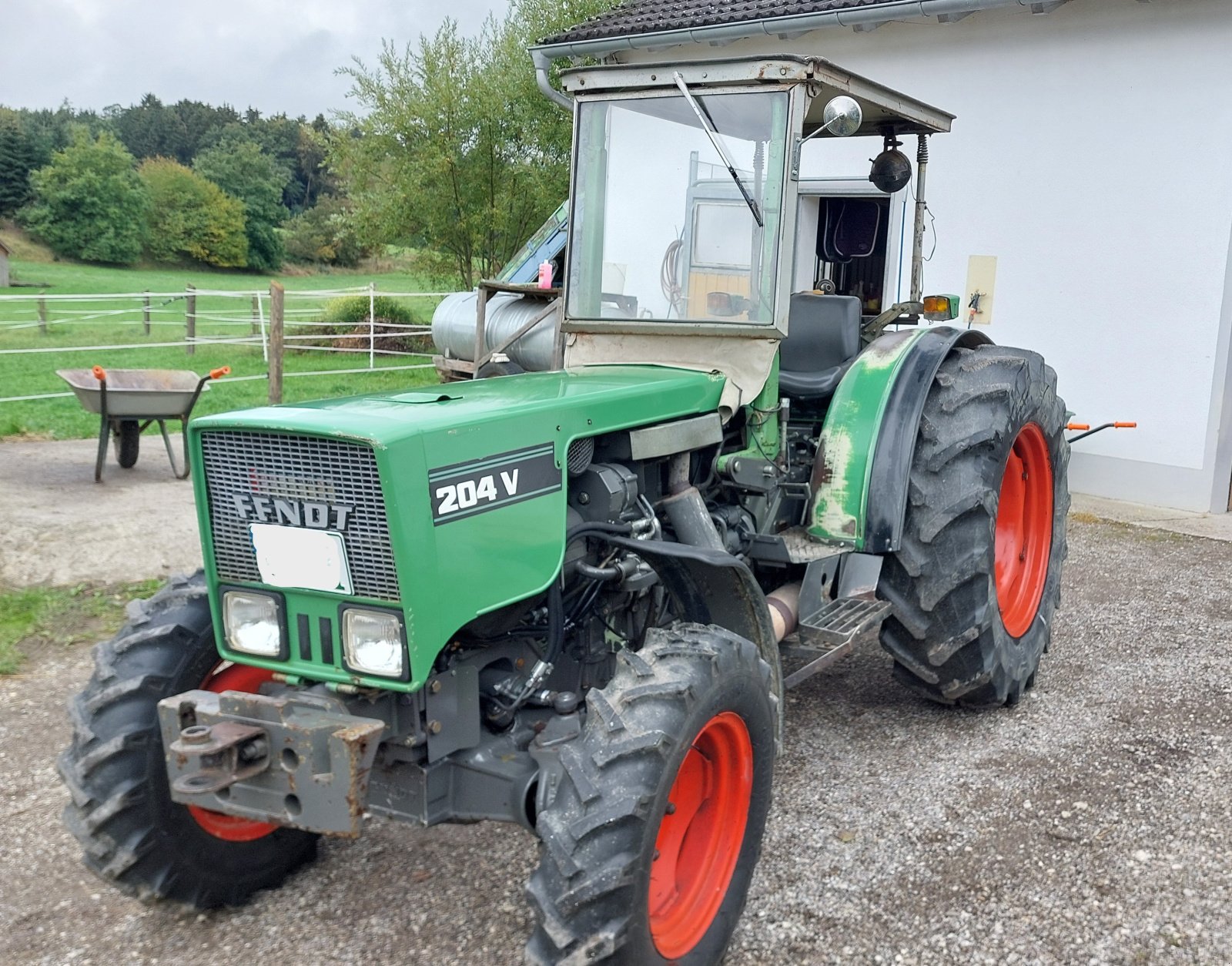 Weinbautraktor typu Fendt Farmer 204 V, Gebrauchtmaschine w Rudelzhausen (Zdjęcie 1)