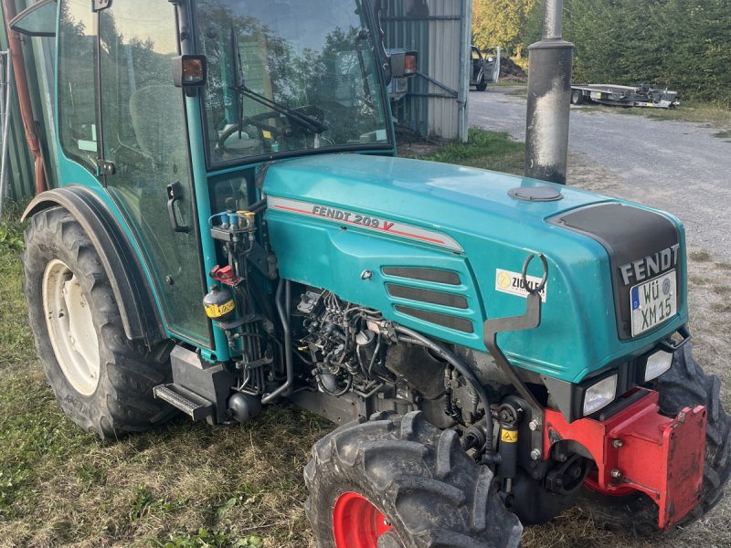 Weinbautraktor a típus Fendt Farmer 209 VA, Gebrauchtmaschine ekkor: Erlabrunn (Kép 1)