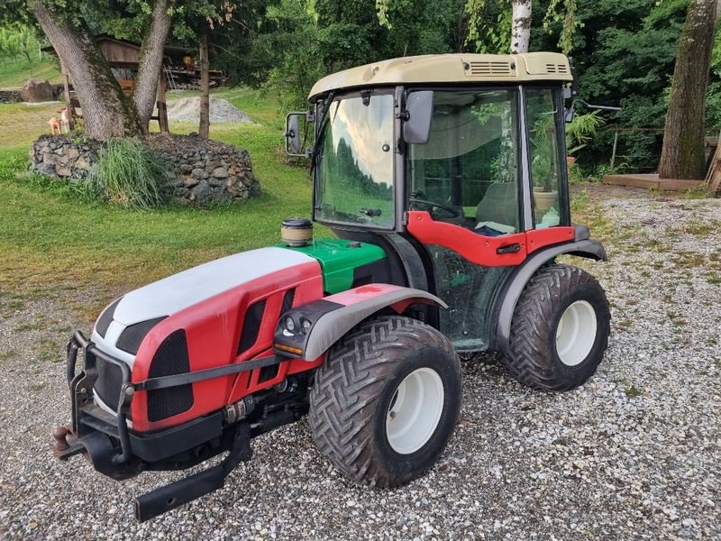 Weinbautraktor of the type Ferrari AR/H2 95FAR, Gebrauchtmaschine in Gabersdorf (Picture 1)