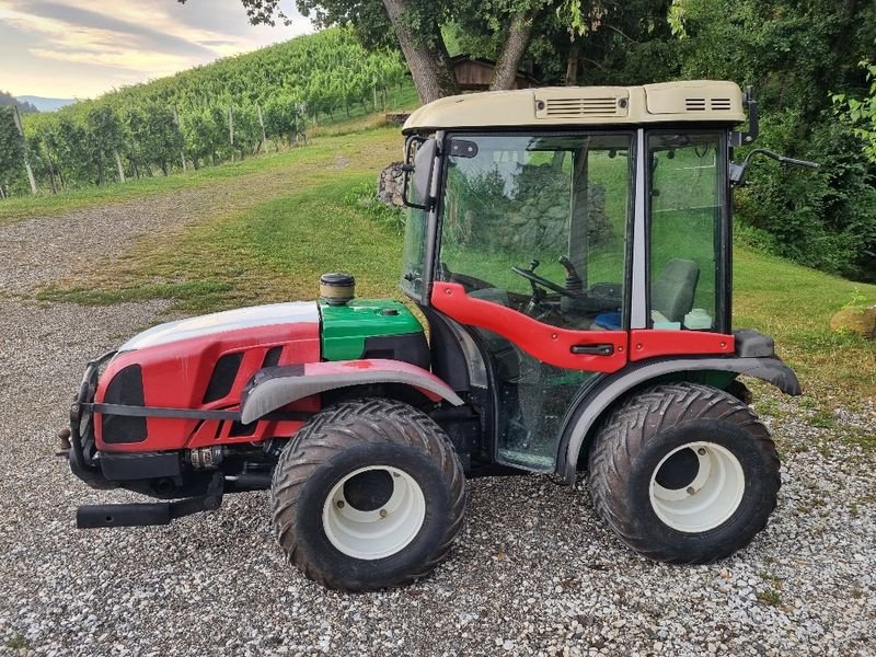 Weinbautraktor typu Ferrari AR/H2 95FAR, Gebrauchtmaschine v Gabersdorf (Obrázek 2)