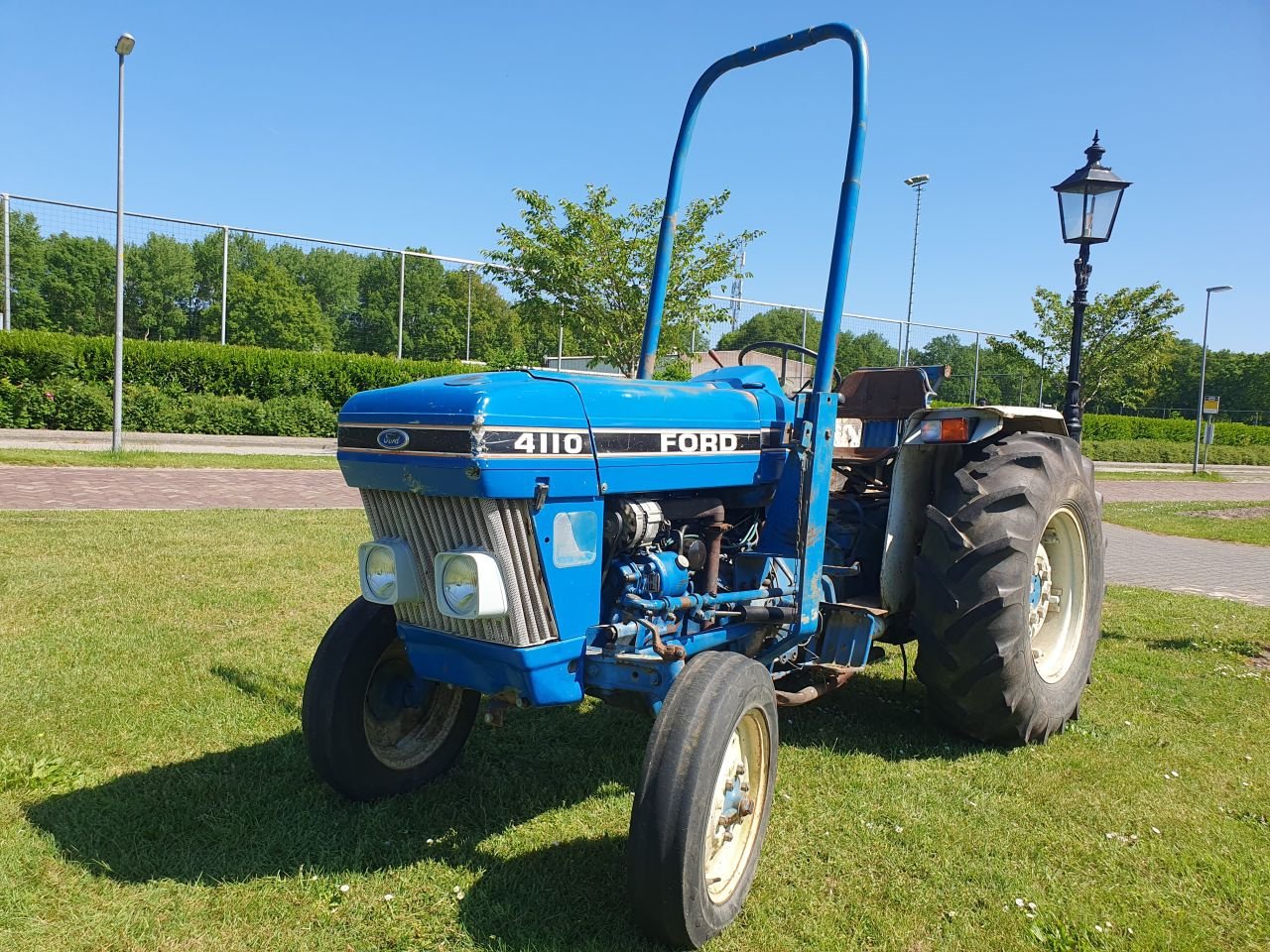 Weinbautraktor tip Ford 2x 4110 Smalspoor Tractor, Gebrauchtmaschine in Weiteveen (Poză 7)