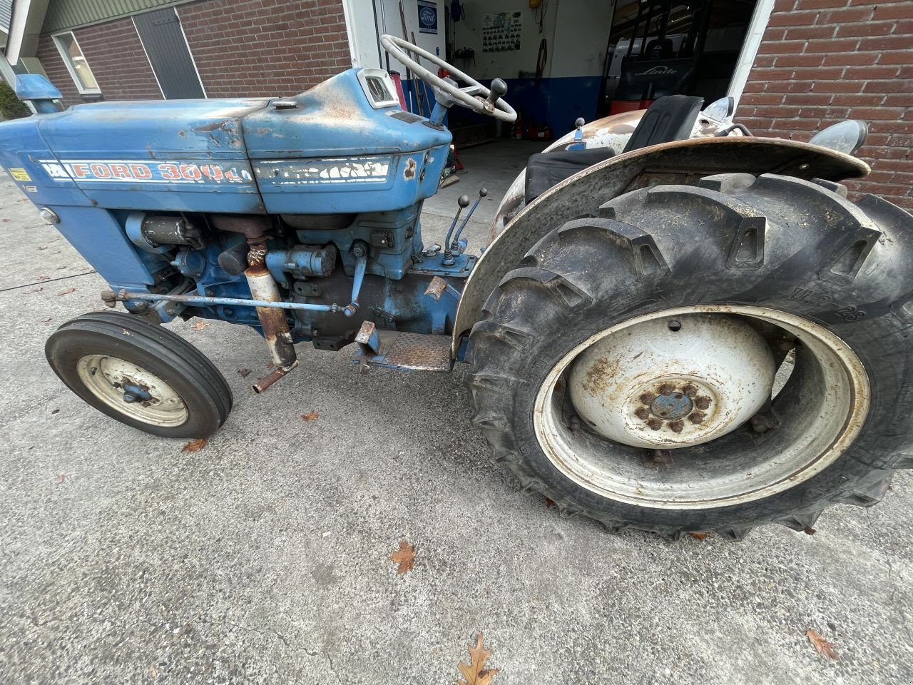 Weinbautraktor Türe ait Ford 3000, Gebrauchtmaschine içinde Nieuw Roden (resim 9)