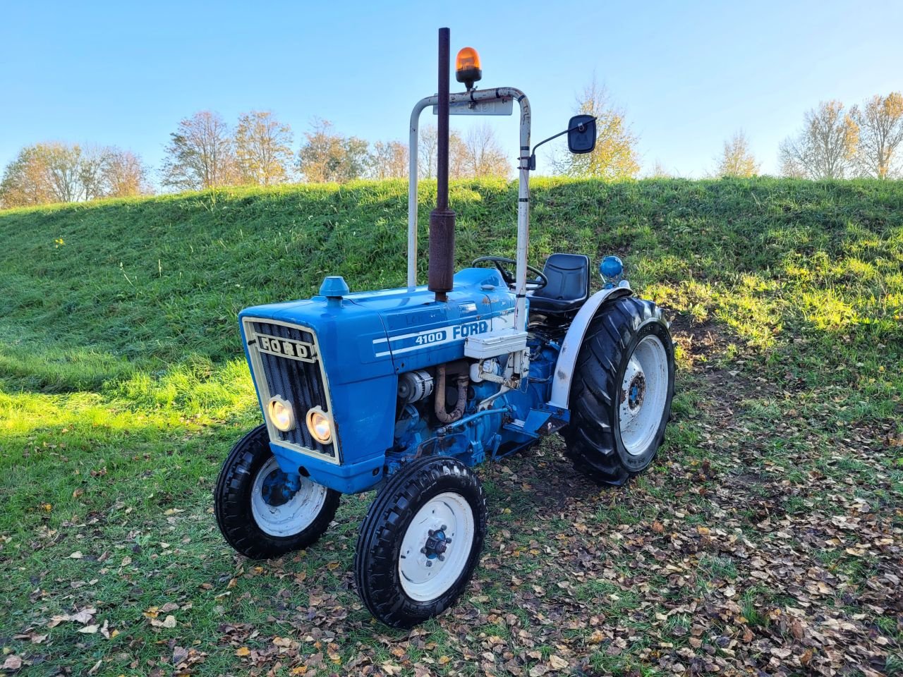 Weinbautraktor des Typs Ford 4100, Gebrauchtmaschine in Werkendam (Bild 1)