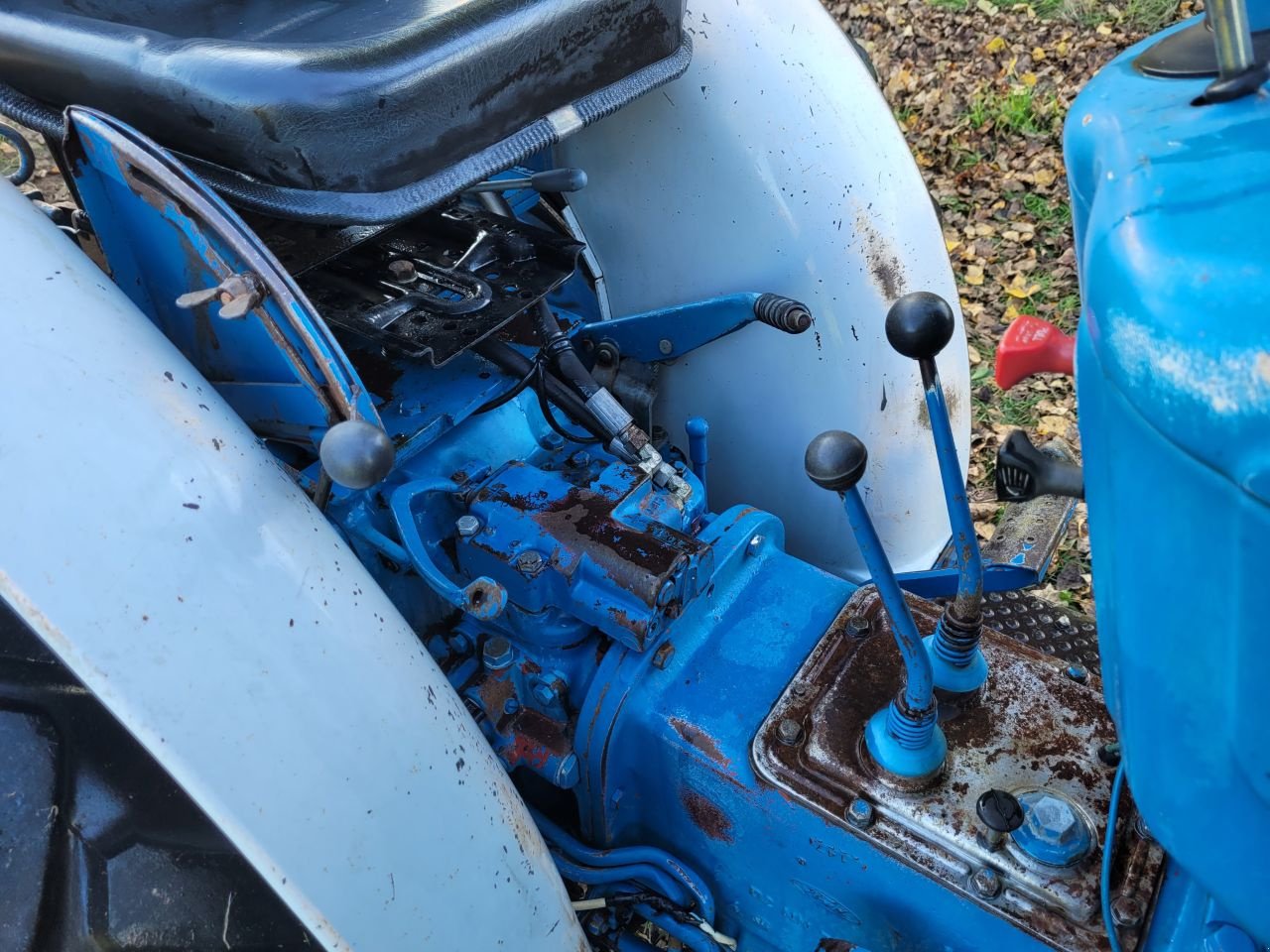 Weinbautraktor van het type Ford 4100, Gebrauchtmaschine in Werkendam (Foto 9)