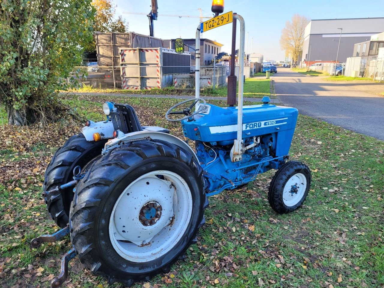 Weinbautraktor du type Ford 4100, Gebrauchtmaschine en Werkendam (Photo 7)