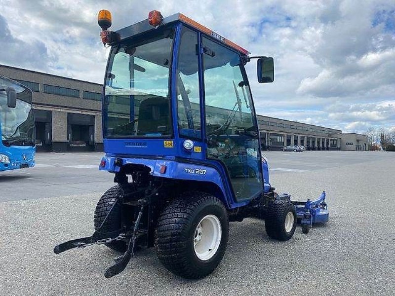 Weinbautraktor van het type Iseki TXG 237 Allrad inkl. Mähdeck, FM 1,37H, Gebrauchtmaschine in Altenstadt (Foto 7)