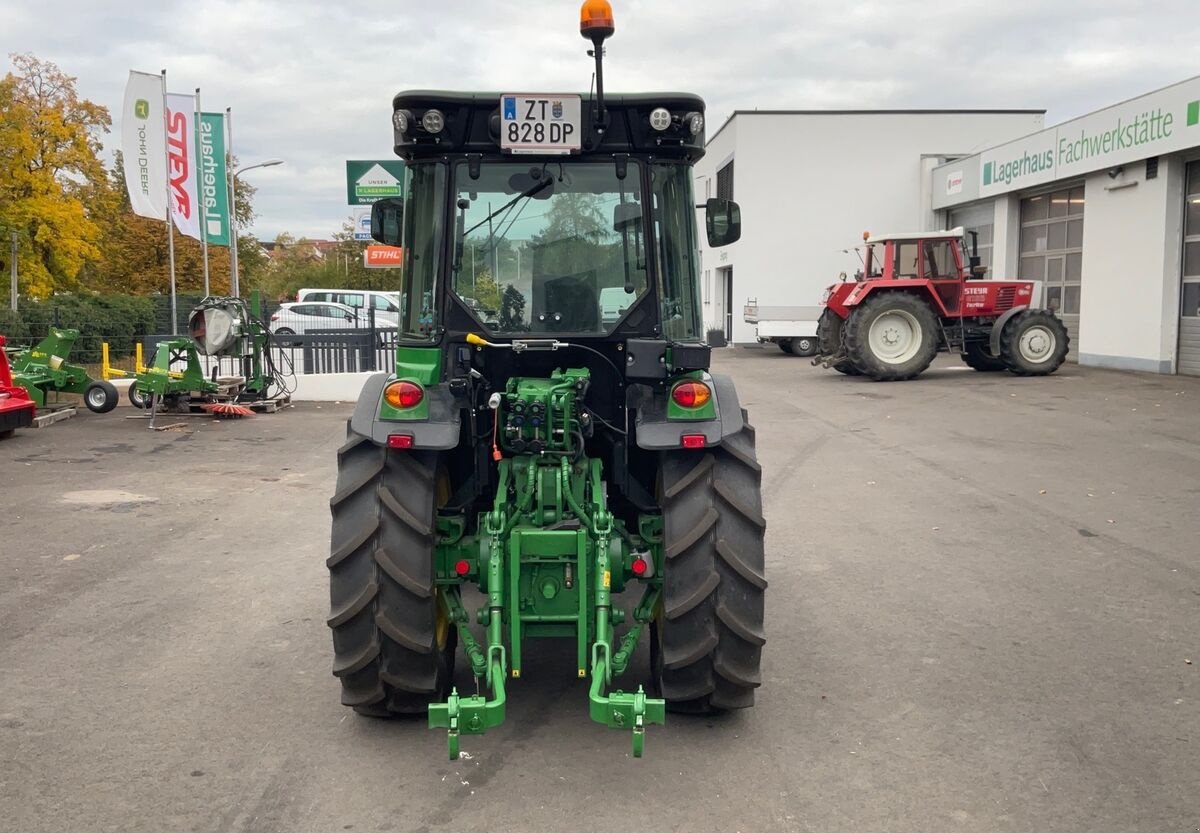 Weinbautraktor van het type John Deere 5105GF, Gebrauchtmaschine in Zwettl (Foto 8)