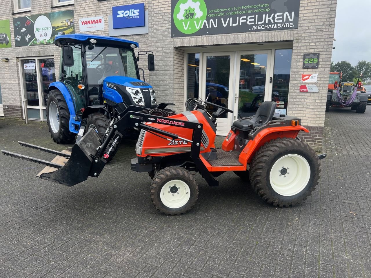 Weinbautraktor des Typs Kubota ASTE A15, Gebrauchtmaschine in MARIAHOUT (Bild 1)