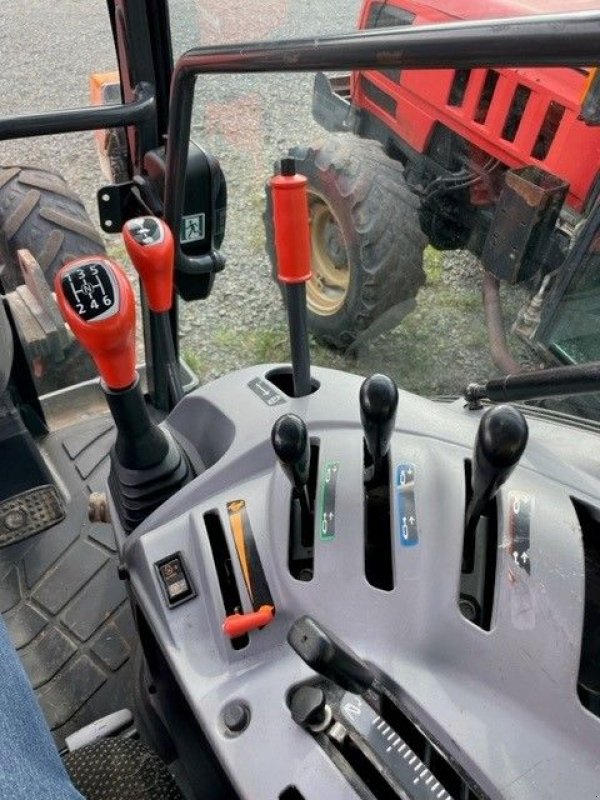 Weinbautraktor del tipo Kubota M5091, Gebrauchtmaschine en SAINT GERMAIN D'ARCE (Imagen 2)