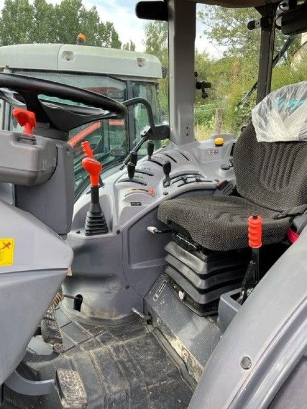 Weinbautraktor tip Kubota M5091, Gebrauchtmaschine in SAINT GERMAIN D'ARCE (Poză 3)