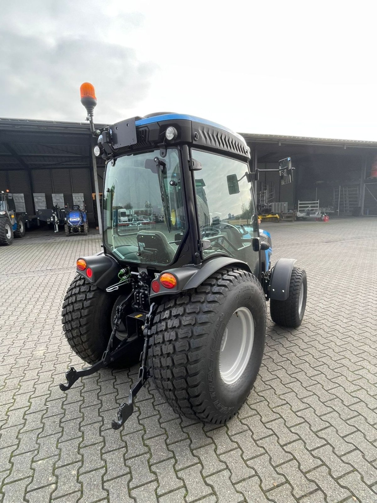 Weinbautraktor типа Landini Mistral 2-60 met cabine (NIEUW), Neumaschine в Roermond (Фотография 8)