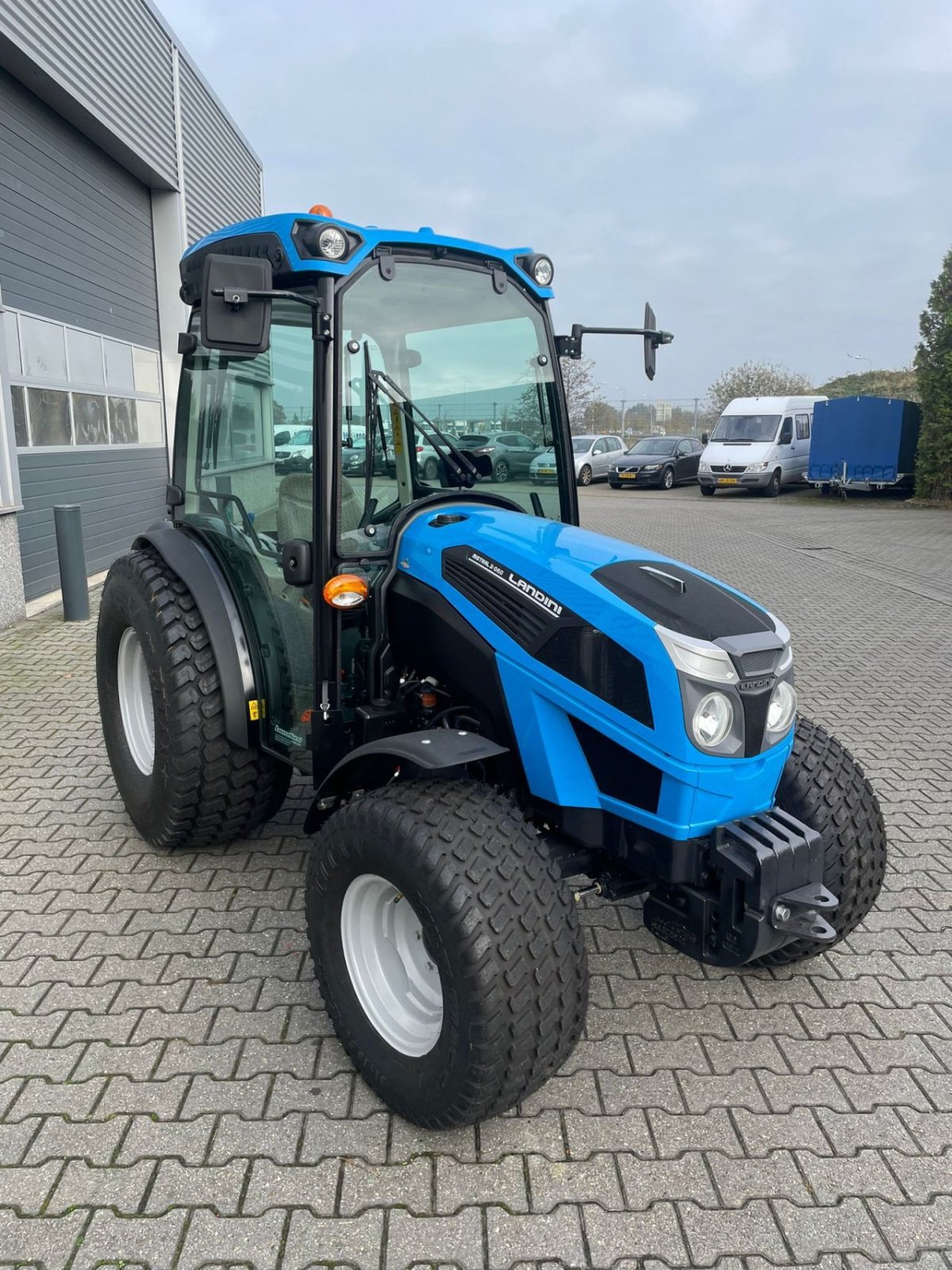 Weinbautraktor типа Landini Mistral 2-60 met cabine (NIEUW), Neumaschine в Roermond (Фотография 5)