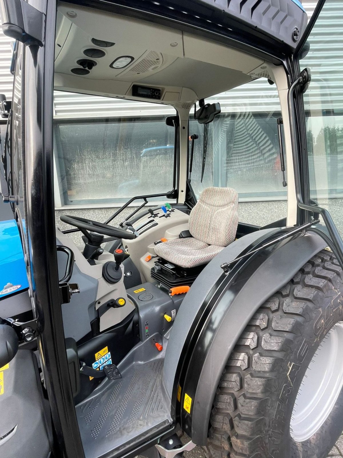 Weinbautraktor tipa Landini Mistral 2-60 met cabine, Neumaschine u Roermond (Slika 9)