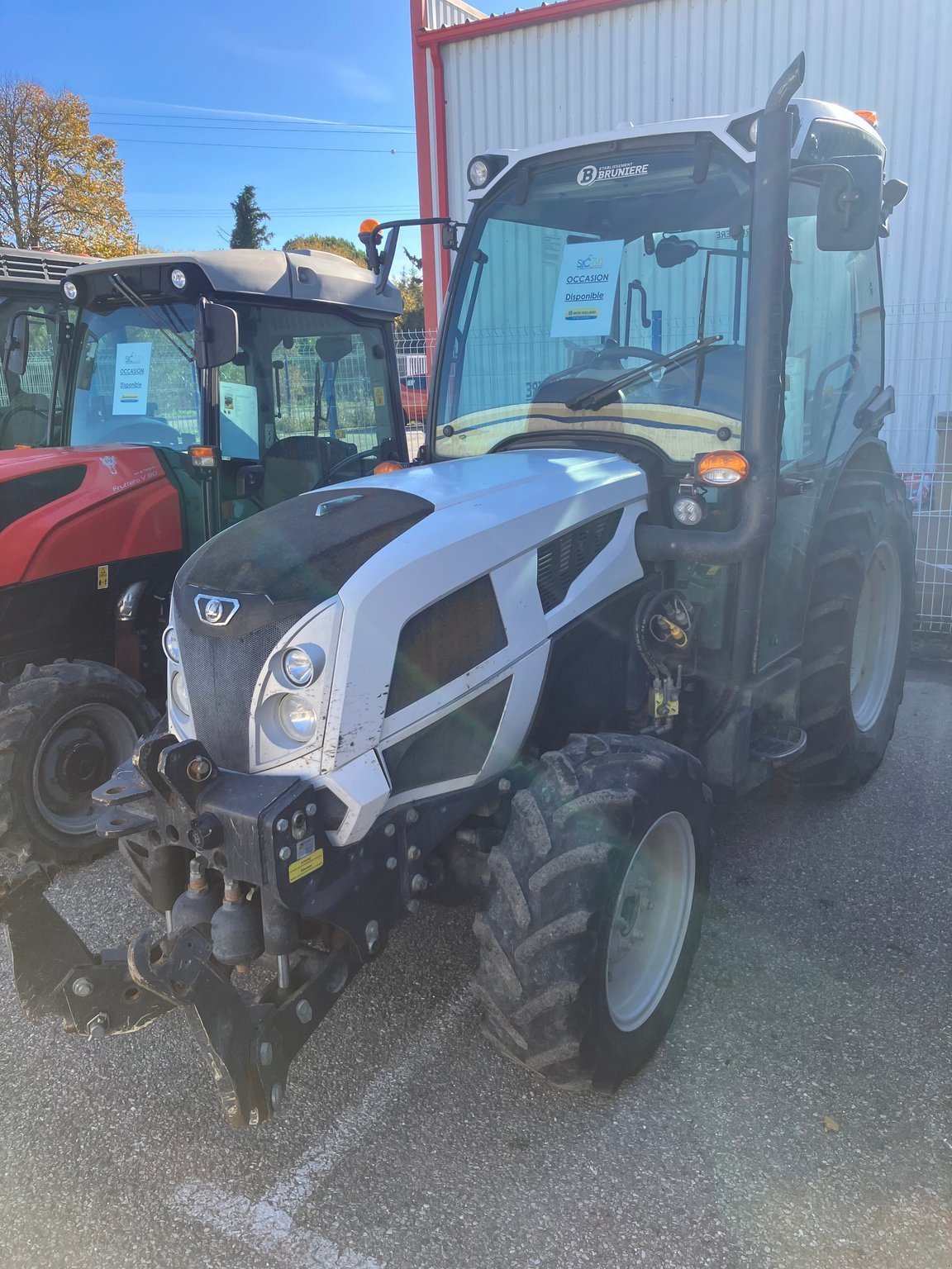 Weinbautraktor typu Landini Tracteur fruitier Rex 4-090 F Landini, Gebrauchtmaschine v ROYNAC (Obrázok 2)