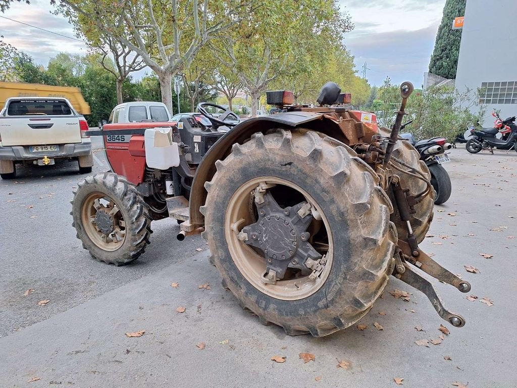 Weinbautraktor typu Massey Ferguson 364S4RM, Gebrauchtmaschine v NOVES (Obrázok 4)