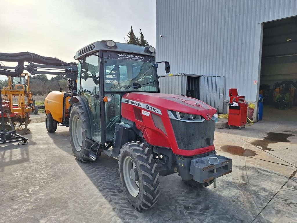 Weinbautraktor typu Massey Ferguson 3707S ES, Gebrauchtmaschine v NOVES (Obrázok 1)