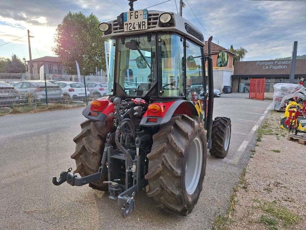 Weinbautraktor des Typs Massey Ferguson 3709GE EFF, Gebrauchtmaschine in NOVES (Bild 8)