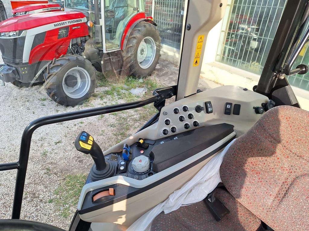 Weinbautraktor Türe ait Massey Ferguson 3709GE EFF, Gebrauchtmaschine içinde NOVES (resim 3)