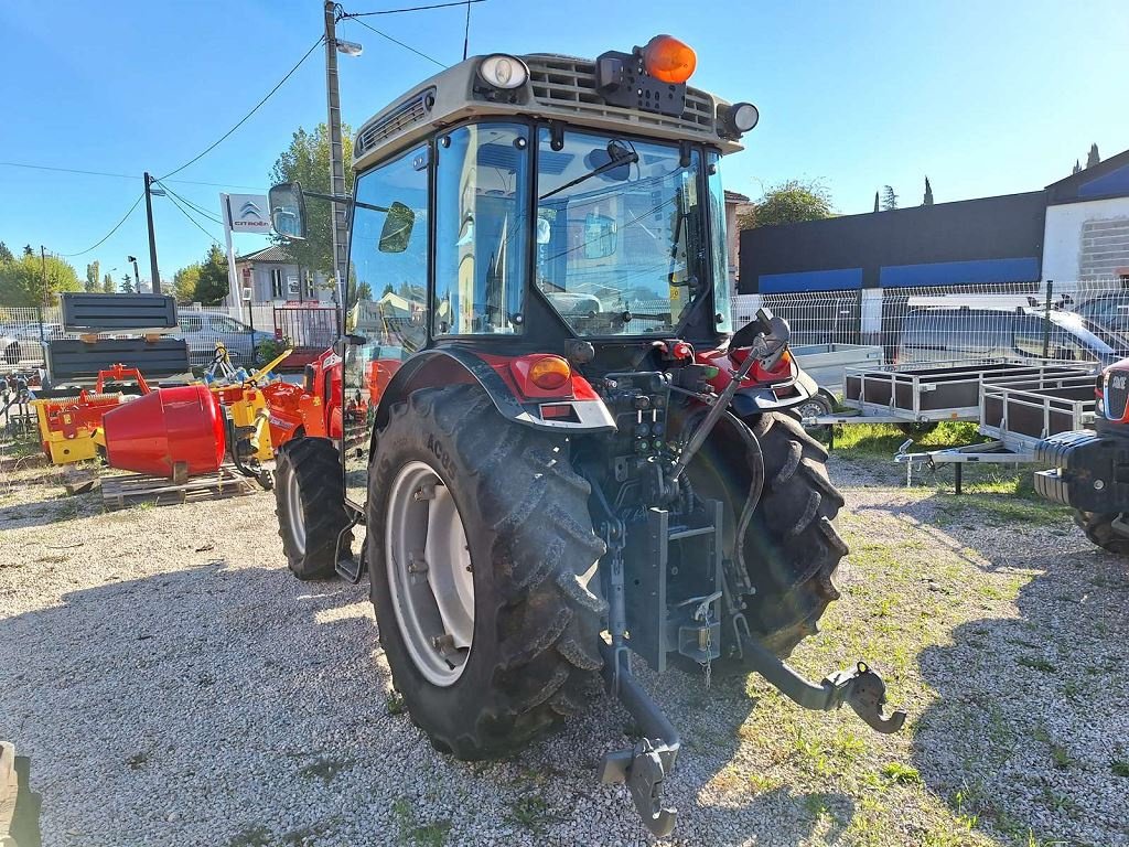 Weinbautraktor typu Massey Ferguson 3709S ES, Gebrauchtmaschine v NOVES (Obrázek 4)