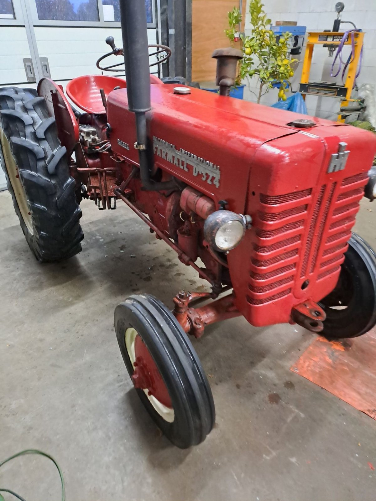 Weinbautraktor типа McCormick D-324, Gebrauchtmaschine в Wierden (Фотография 3)