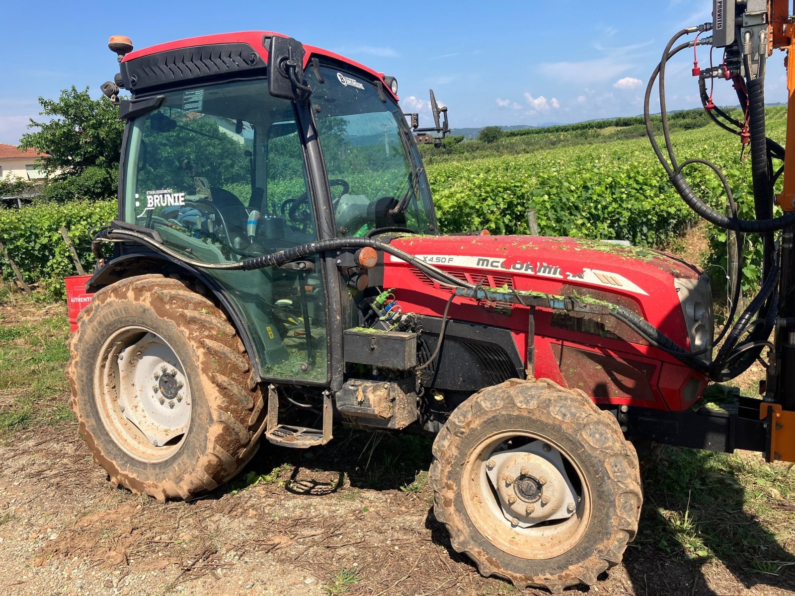 Weinbautraktor van het type McCormick Tracteur fruitier X4 Mc Cormick, Gebrauchtmaschine in ROYNAC (Foto 7)