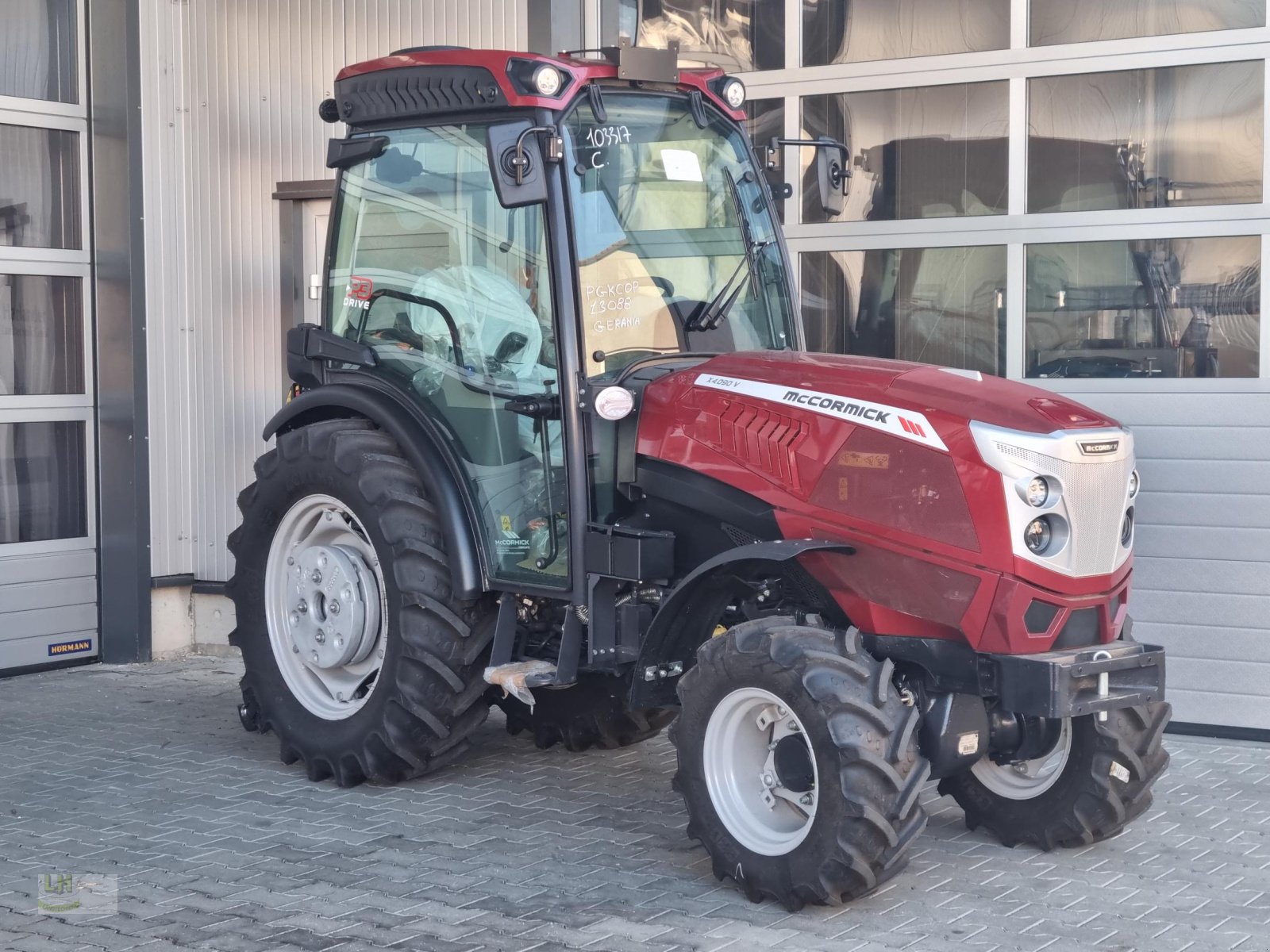 Weinbautraktor Türe ait McCormick X4.090V, Neumaschine içinde Aresing (resim 1)