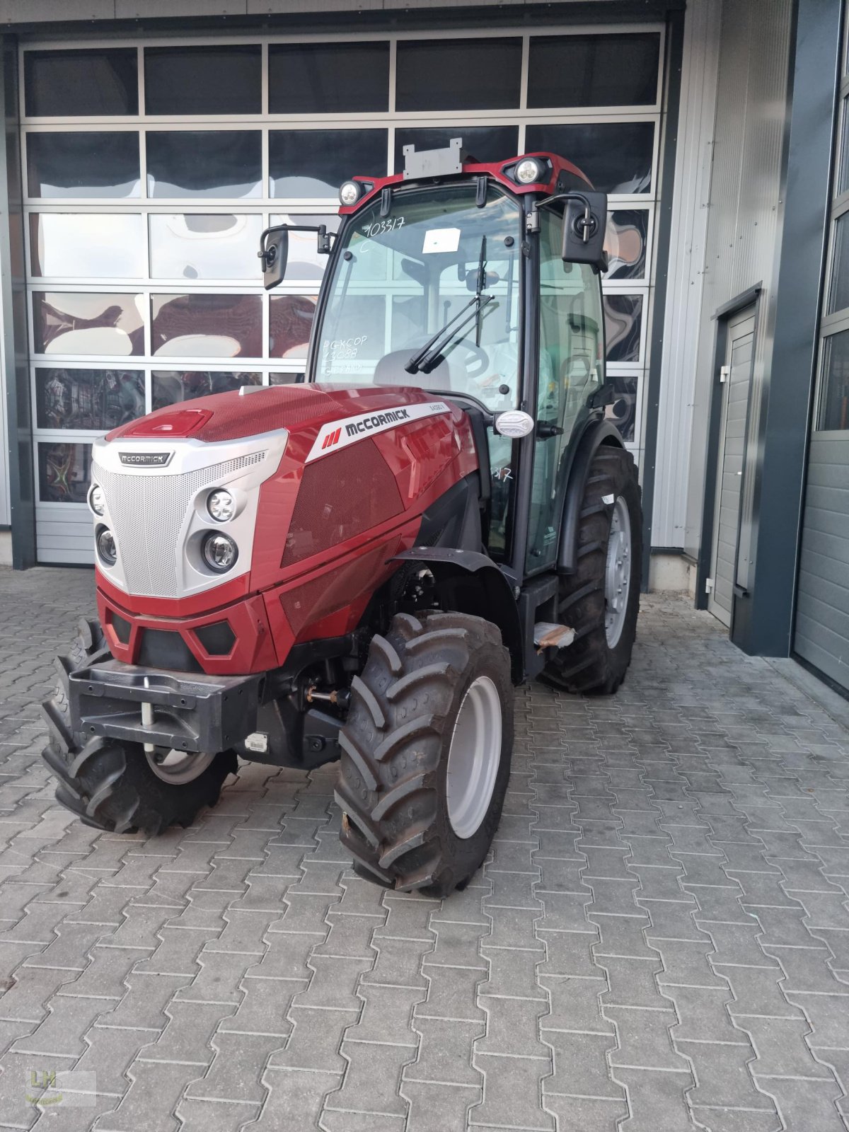 Weinbautraktor typu McCormick X4.090V, Neumaschine v Aresing (Obrázek 4)