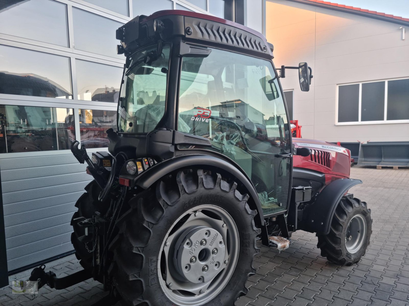 Weinbautraktor Türe ait McCormick X4.090V, Neumaschine içinde Aresing (resim 5)