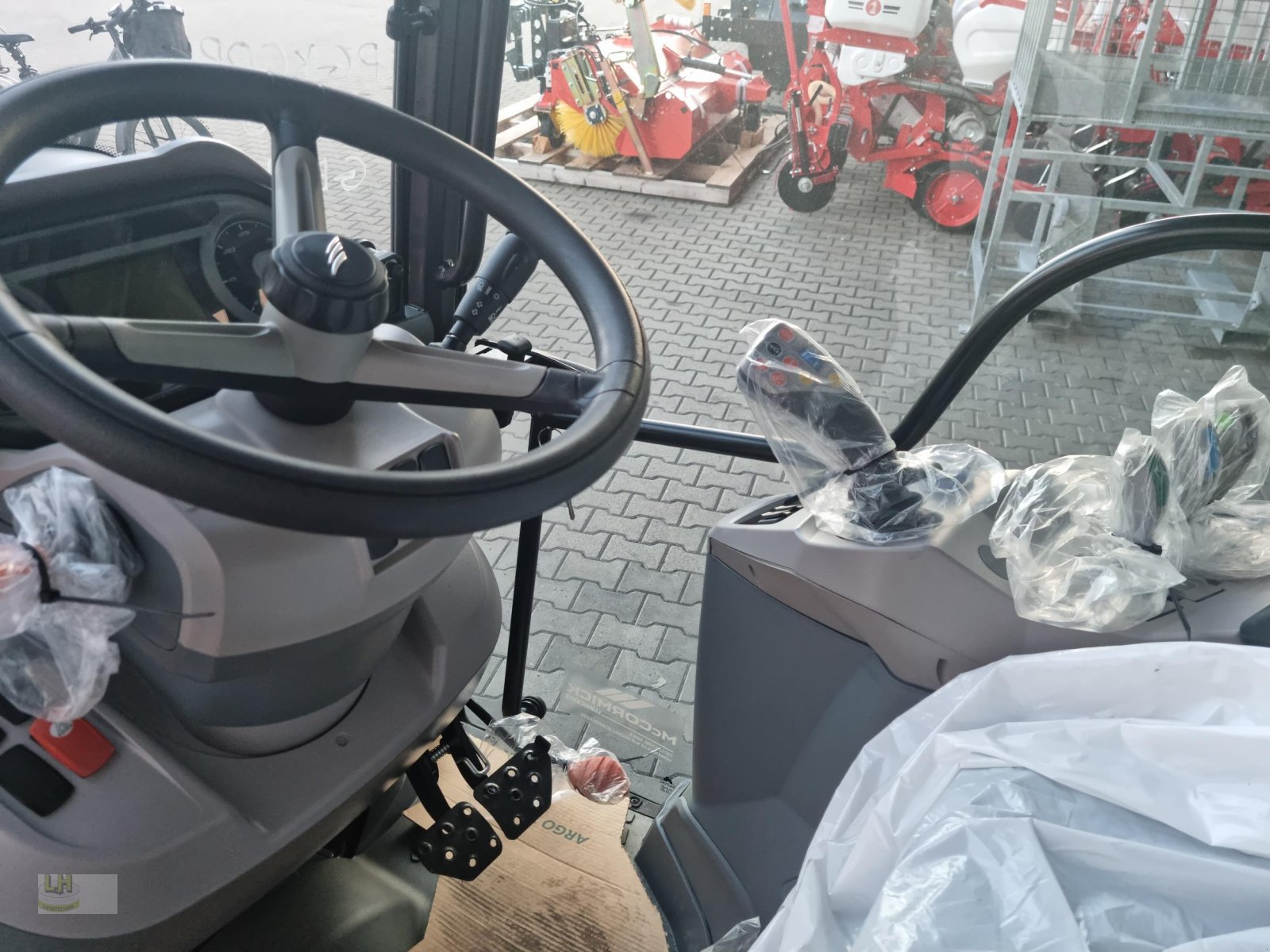 Weinbautraktor Türe ait McCormick X4.090V, Neumaschine içinde Aresing (resim 7)