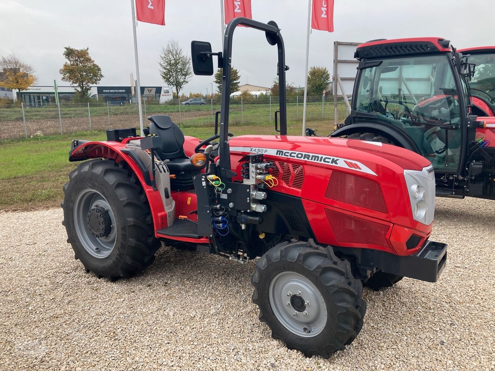 Weinbautraktor typu McCormick X4.50 F, Gebrauchtmaschine w Burgoberbach (Zdjęcie 2)