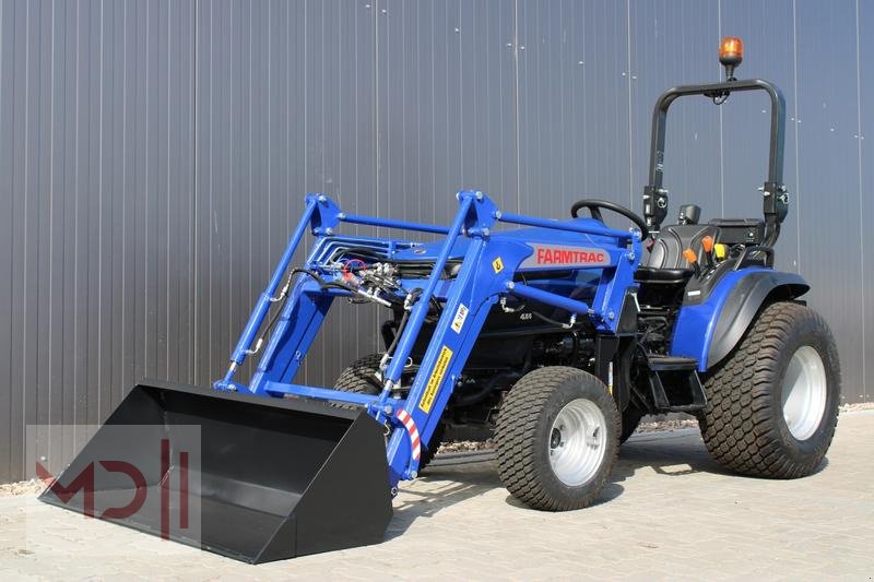 Weinbautraktor des Typs MD Landmaschinen FARMTRAC 26 MIT RASENBEREIFUNG, Neumaschine in Zeven (Bild 9)